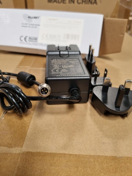 ALLNET Ersatznetzteil 12V/5A EU Type schwarz mit Adapter EU, US, UK HTT mit Binder 711 M9